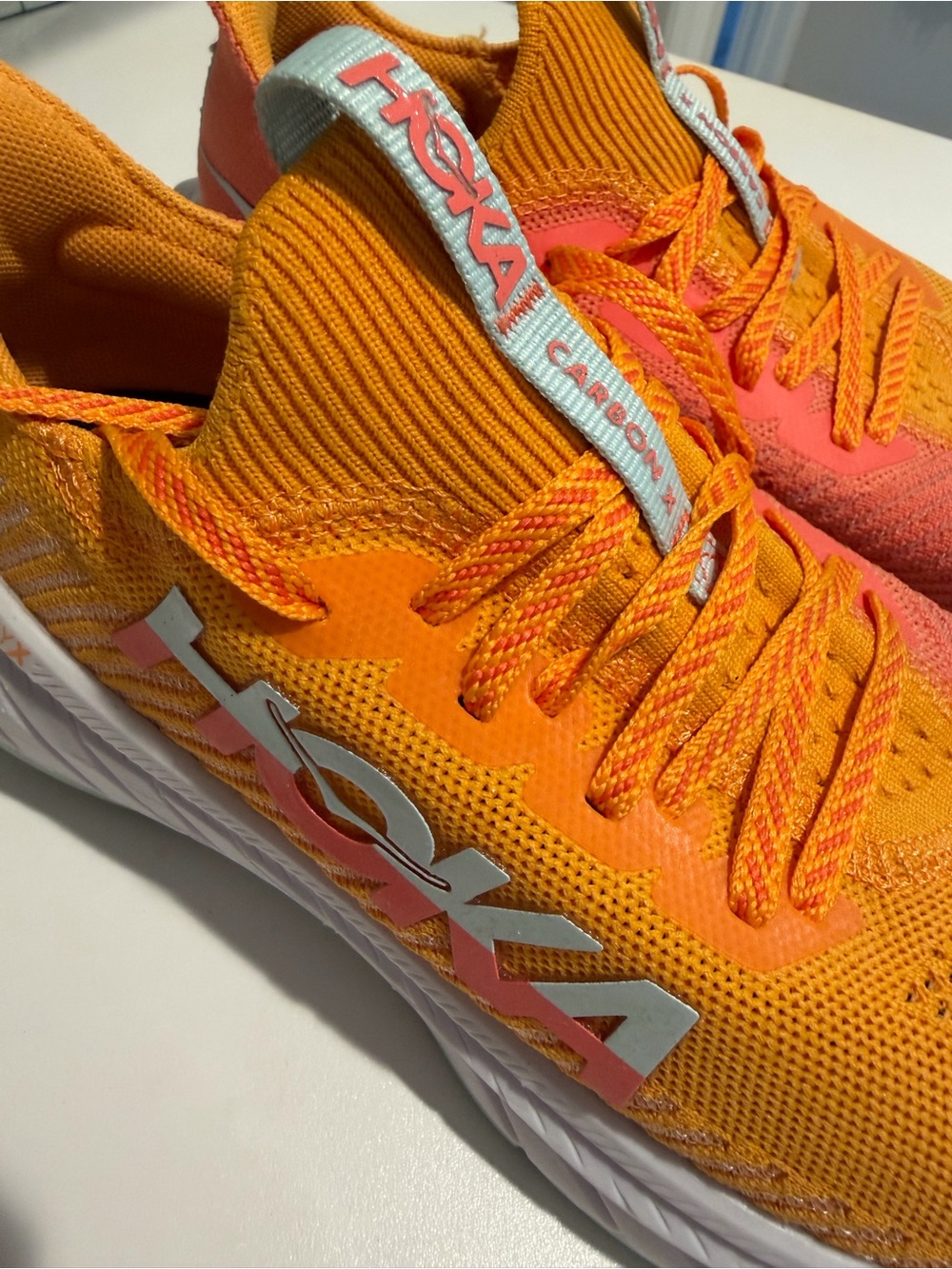 Brand New! Hoka Carbon X Performance Running Shoe Size 9 - Picture 2 of 6